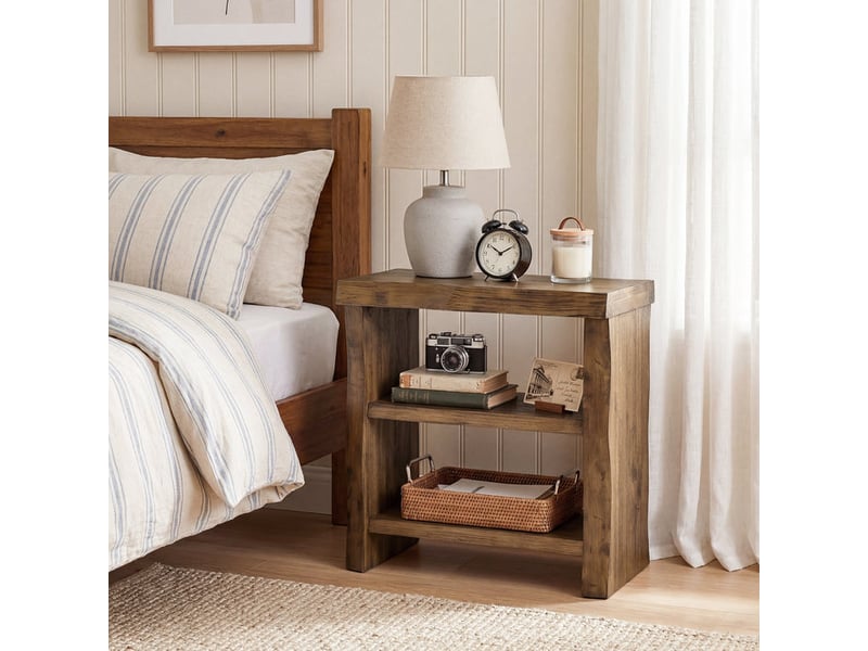  Table d'appoint en bois massif à 3 niveaux, table de canapé compacte avec bord ondulé  - Conforama E