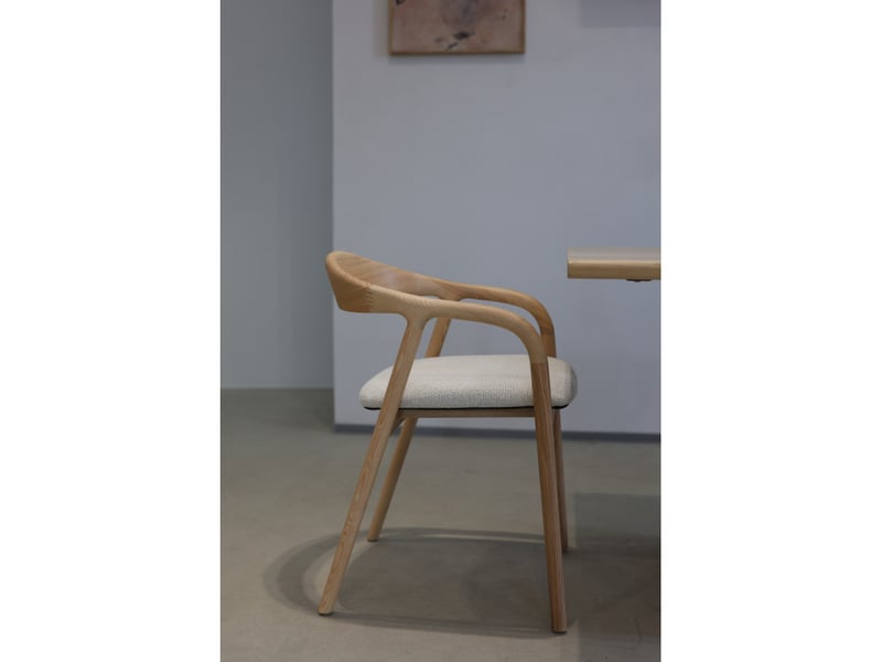  Chaise salle à manger bois de frêne et tissu beige avec accoudoirs, rembourrée  - Conforama B
