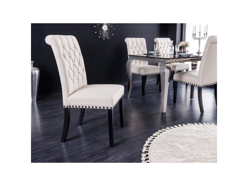  Lot de 2 chaises chesterfield regina beige en velours capitonné – clous noirs et pieds en bois d'hévéa foncé  - Conforama D