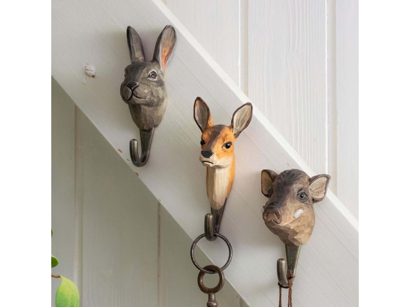  Patère animal en bois sculpté à la main et métal chevreuil  - Conforama B