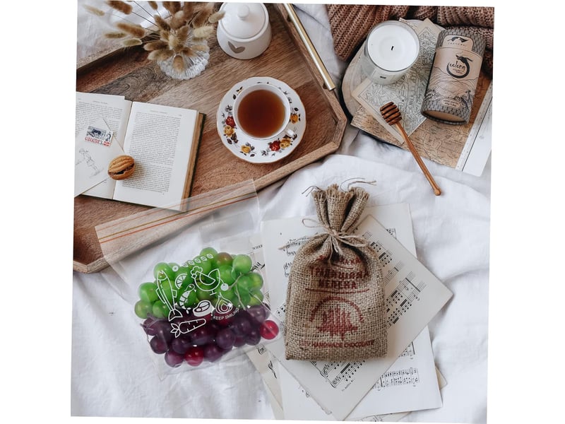 Lot de 50 petits sacs de conservation transparents et refermables. Idéaux pour conserver les fruits, les en-cas et les légumes. (18 x 19 cm) - Conforama E