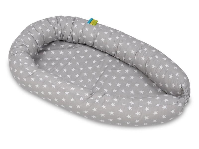  Cocon gigoteuse étoiles blanches sur fond gris 42301327 - Conforama A