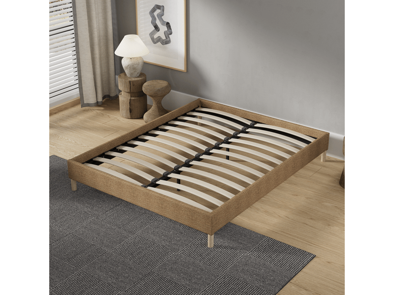 Lit 180x200 cm avec sommier, tissu brun, lattes et pieds en bois Alya brun - Conforama C