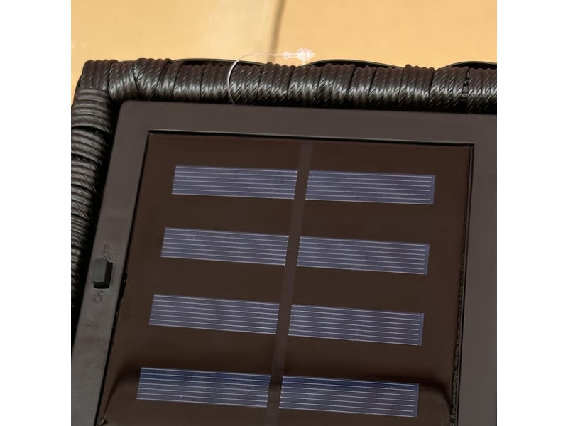  Lampe solaire de jardin,meulva,15,5x15,5x46 cm,avec capteur,acier et résine tressée,noire  - Conforama E