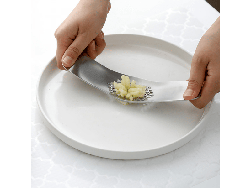  Presse-ail manuel avec ouvre-bouteille, coupe-ail en acier inoxydable, presse-ail de cuisine, éplucheur d'ail professionnel en forme de bateau - grey silver  - Conforama E