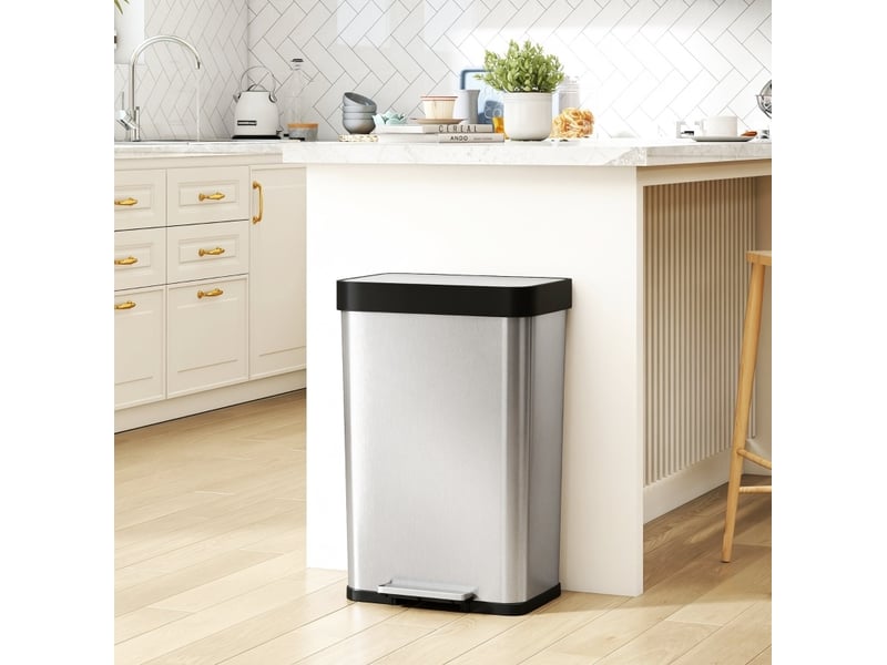 Poubelle à pédale 60 l 44x36x66,5 cm – argentée – couvercle silencieux à fermeture douce, ouverture 90° - Conforama B