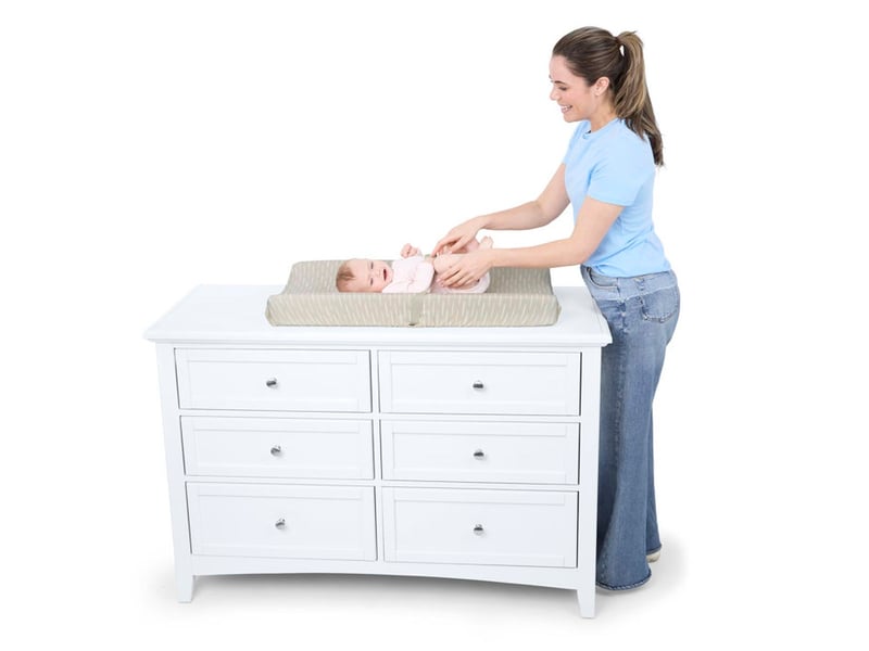  Matelas a langer beige avec sangles de securite 2 ans 17757 - Conforama B