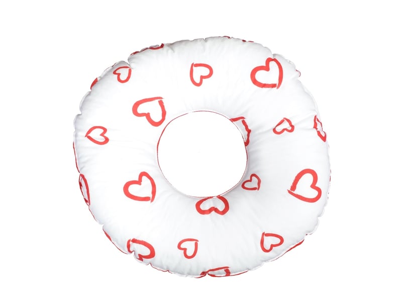  Coussin rond post natal - coeurs rouges sur fond blanc - rouge 4200023.5 - Conforama A