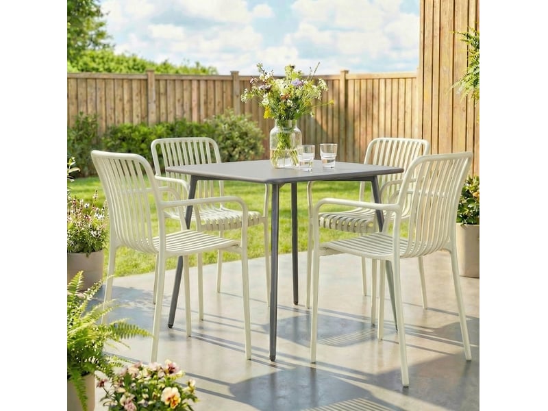 Lot de 4 chaises de jardin empilables avec accoudoirs en plastique blanc crème, design à lames ergonomique - Conforama E