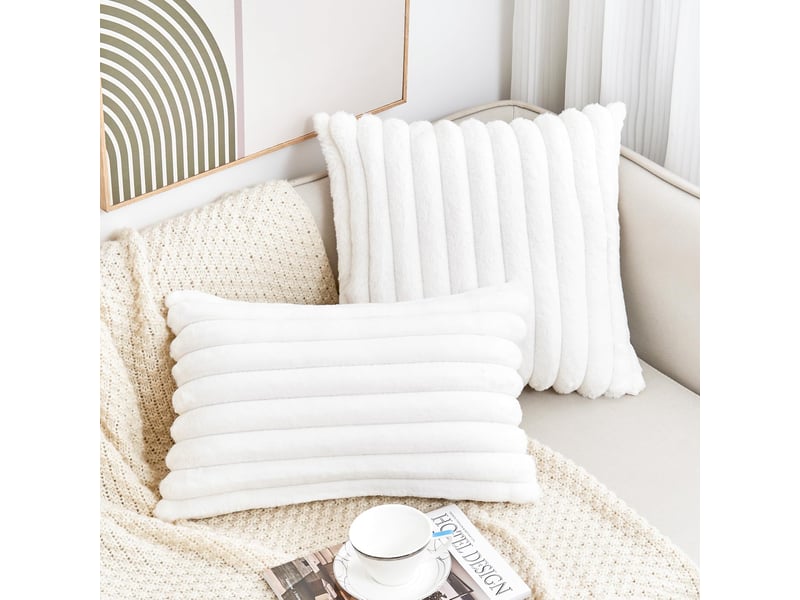  Lot de 2 housses de coussin 30 x 50 cm peluche blanc chicfurn  - Conforama E