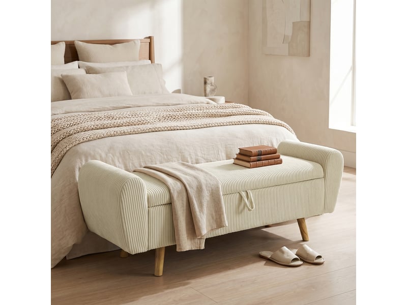  Banc de rangement 73 l, beige, coffre de rangement rembourré en velours côtelé avec accoudoirs et pieds en bois d'hévéa  - Conforama D
