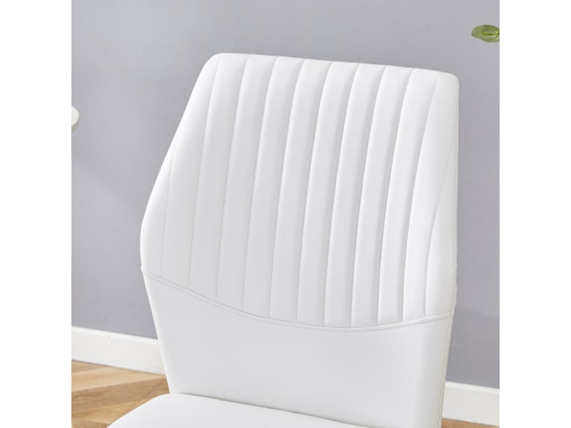  Ensemble de 4 chaises de salle à manger chic – style léger-luxe, dossier blanc pu à motif vertical, pieds métal argenté  - Conforama D