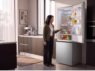 Refrigerateur combiné (congél en bas) froid Ventilé (no frost): sans givre HISENSE RB440N4ACD - largeur 59.5 cm x hauteur 200.4 cm