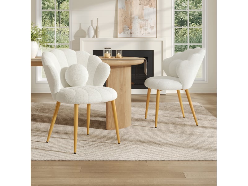 Lot de 2 chaises de salle à manger 60 x 62,5 x 83 cm blanches en tissu peluche, dossier coquillage et coussins  - Conforama B