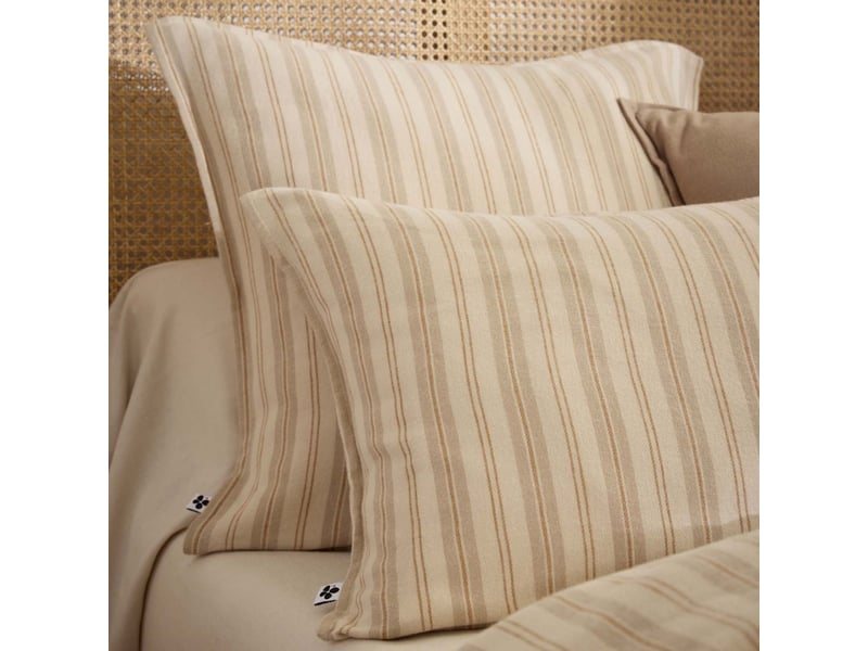  Taie d'oreiller 63x63 cm flanelle rayures écru terre de nuit alfie  - Conforama C