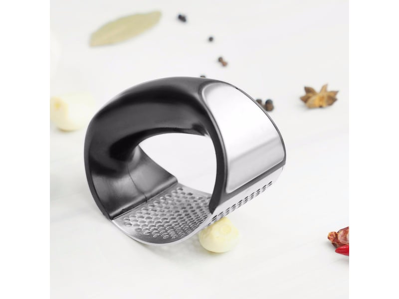  Presse-ail, presse-ail en acier inoxydable, ustensile de cuisine professionnel, presse-ail avec poignée ergonomique, râpe à ail en silicone  - Conforama E