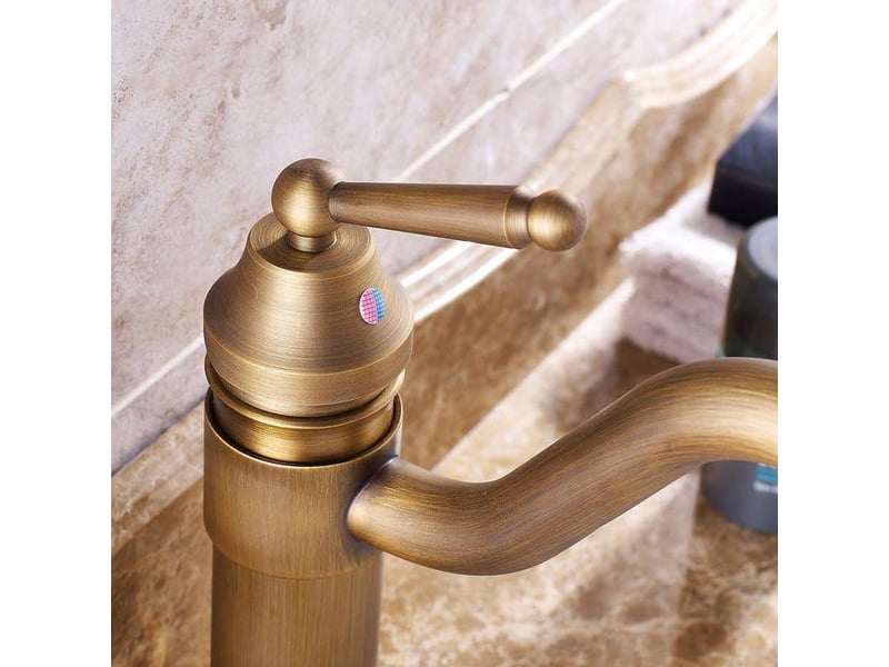  Robinet de lavabo, finition en laiton pour un style antique  - Conforama B