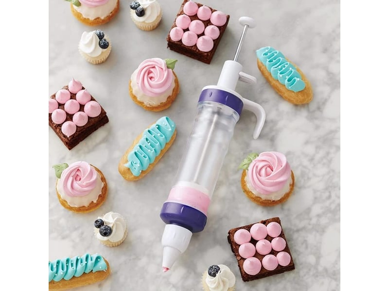  Seringue à décorer desserts plus, outil de décoration de gâteaux, poche à douille avec 5 douilles et 2 adaptateurs, seringue pâtisserie, décorateur NO Commercial reference - Conforama D