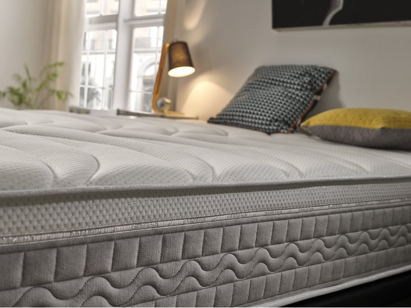 Matelas hybride à ressorts ensachés elite silver - ressorts ensachés, 5 cm de mémoire de forme au graphène 8435720040197 - Conforama C