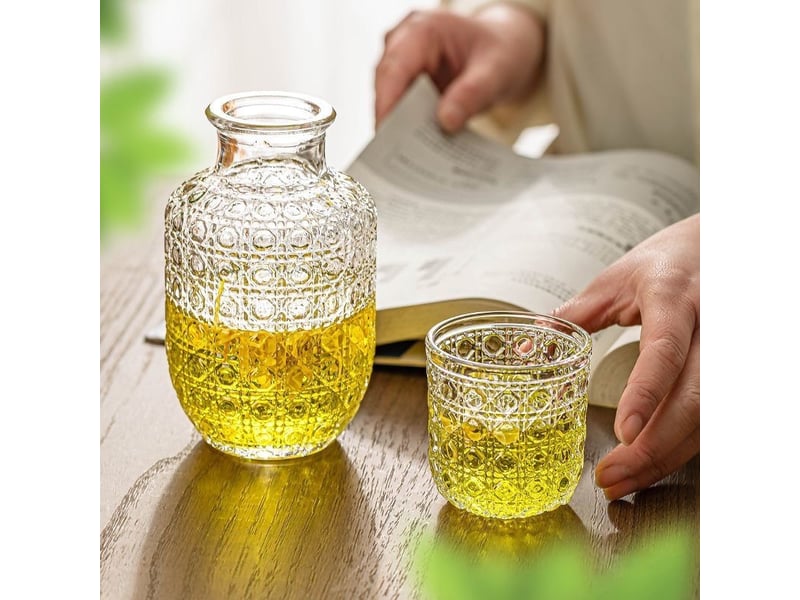  Carafe à eau de chevet avec verre à gobelet – pichet en cristal de 440 ml et verre à boire de 150 ml  - Conforama D
