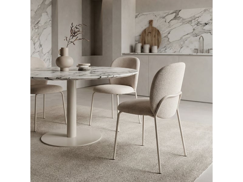  Lot de 4 chaises en tissu polyester doux beige et pieds en métal laqué crème - darris DARRIS - Conforama B