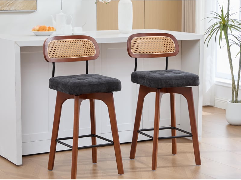  Lot de 2 tabourets de bar pivotants avec dossier effet rotin et assise en chenille beige, piètement bois et métal, design pour îlot central et cuisine  - Conforama B