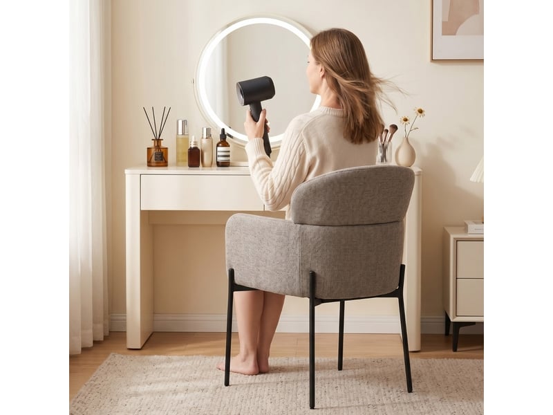  Fauteuil avec accoudoirs et dossier ergonomique, pieds en métal, effet chenille, polyester marron clair 60 × 57 × 83 cm  - Conforama C