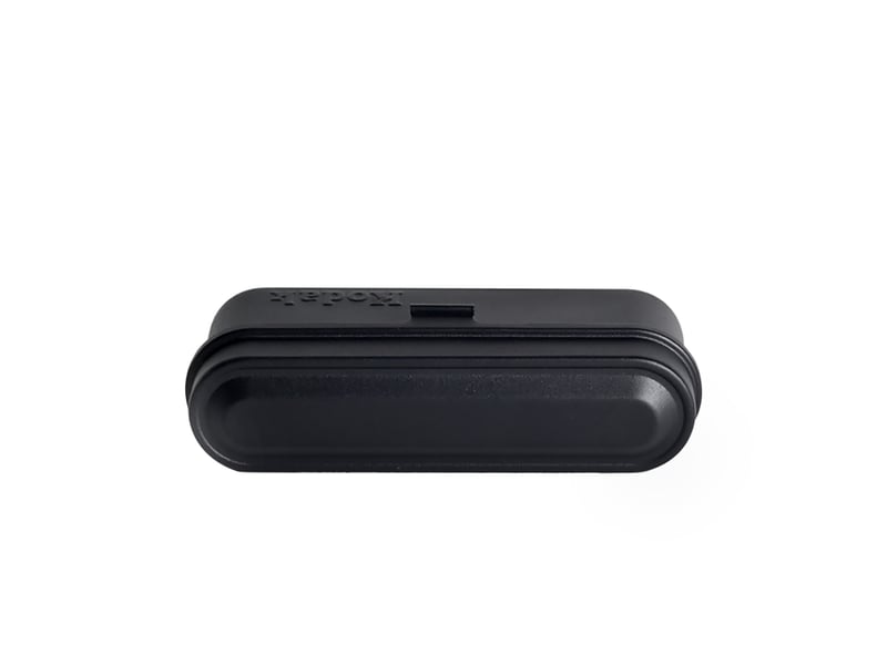 Kodak film case (135) - boîtier compact en acier pour 5 rouleaux de film 135 mm, capot amovible, design années 70, protection poussière et humidité - noir - Conforama C