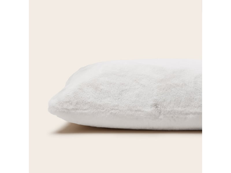  Housse de coussin en fausse fourrure souple au toucher ultra doux  bianca 22834 - Conforama C