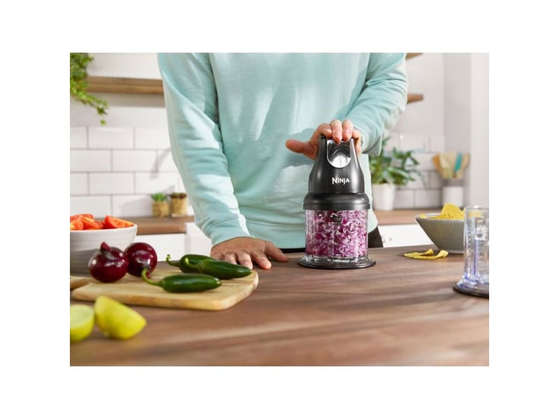  Mini hachoir electrique 200 w impulsion 2 bols 500 ml noirs et transparents nj1002eubk NJ1002EUBK - Conforama D