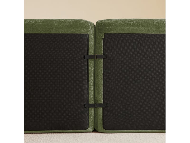  Canapé d'angle modulable fixe 4 places en tissu vert avec pouf, confort souple pour votre salon au quotidien  - Conforama D