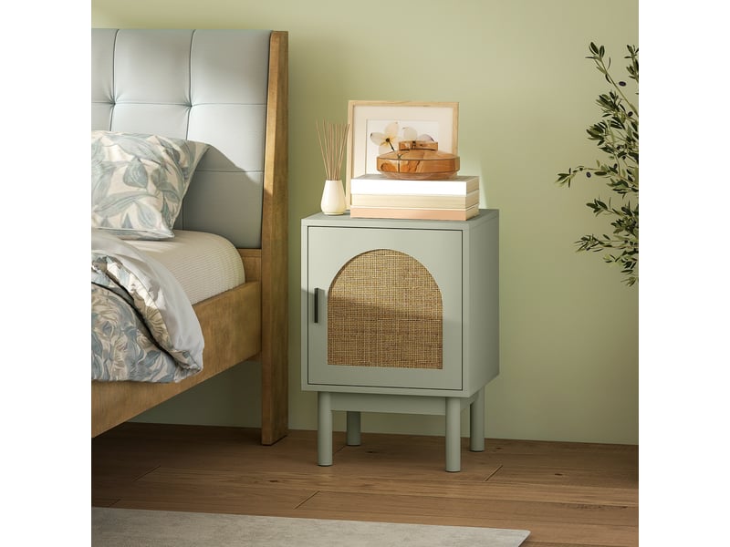  Table de chevet avec porte en rotin, étagère réglable et pieds en bois, style bohème, 40 x 35 x 58 cm, vert clair  - Conforama C