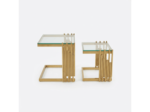 Ensemble de 2 tables d'appoint carrées modernes en verre trempé clair, pieds dorés en inox - salon, chambre, balcon