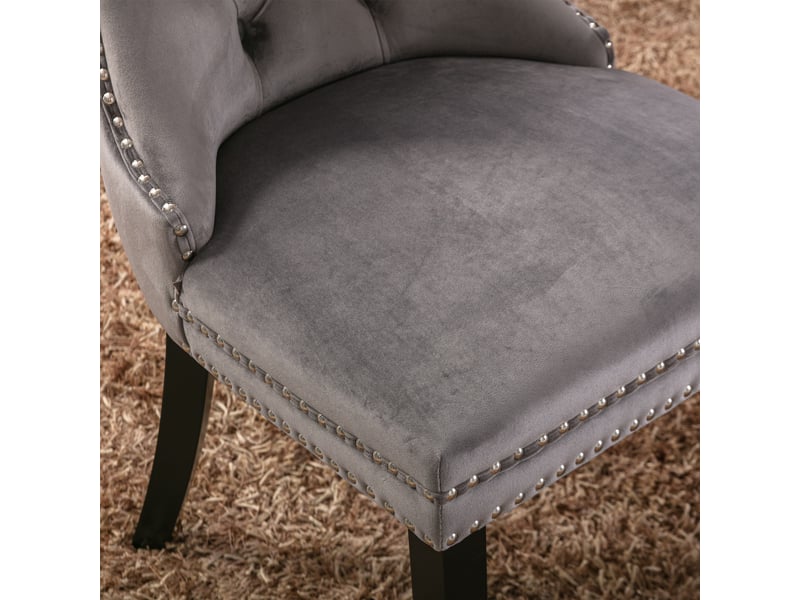  Lot de 2 chaises salle à manger velours gris – pieds bois massif – clous décoratifs – style contemporain  - Conforama E