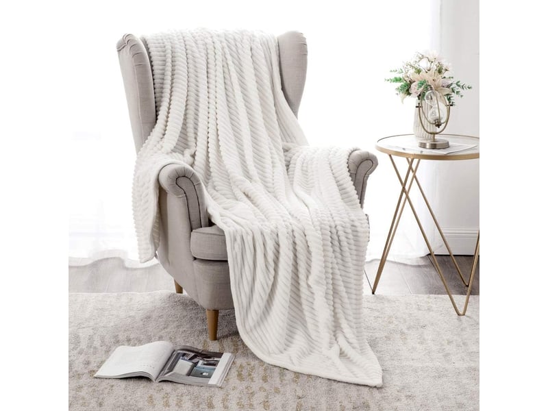  Couverture plaid flanelle velours canapé chambre sofa peut ëtre utilisé dans 130x150cm  - Conforama B