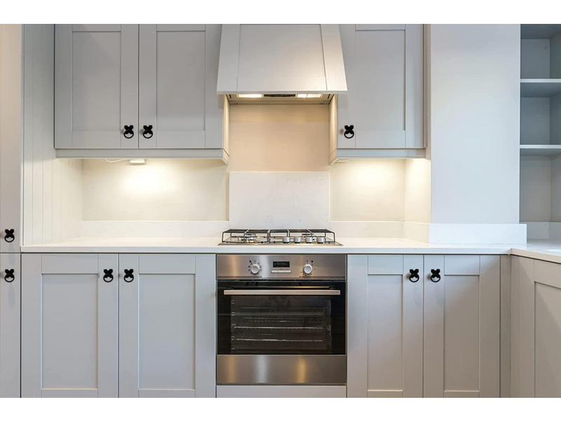  6 poignées noires vintage pour meubles, boutons pour placards de cuisine, portes d'armoires et commodes.  - Conforama D