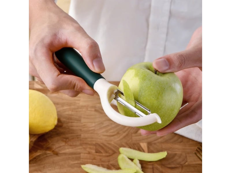  Éplucheur légumes 2 pcs - économe inoxydable universel avec lame oscillante tranchante, poignée ergonomique - vert  - Conforama B