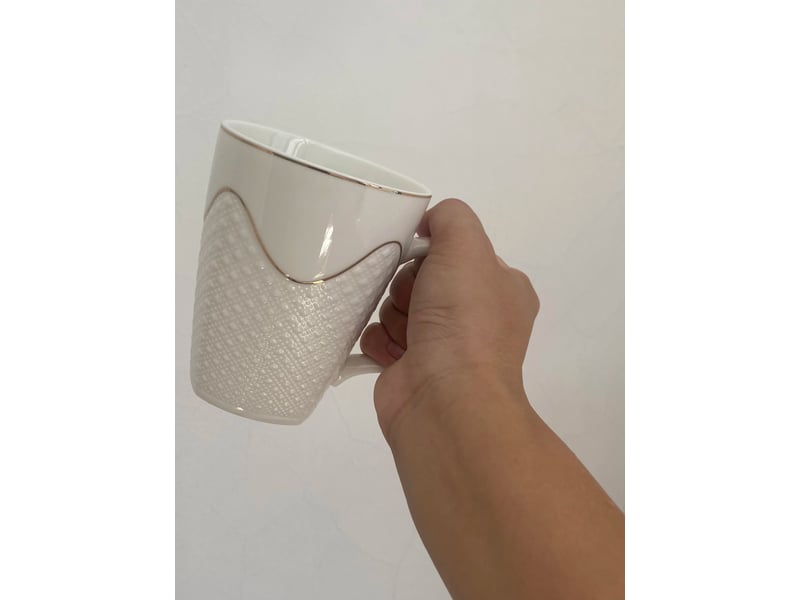  Mug en céramique avec couvercle, relief losanges et détails dorés, 380 ml  - Conforama E