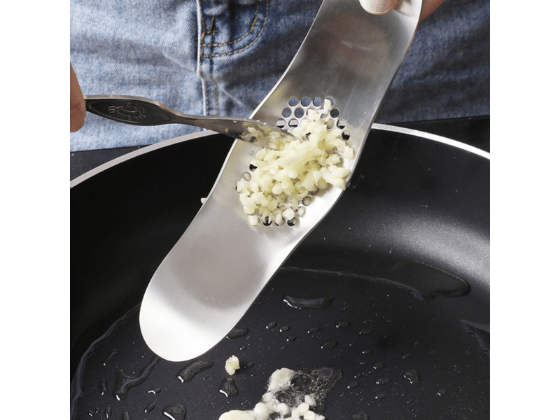  Presse-ail manuel avec ouvre-bouteille, coupe-ail en acier inoxydable, presse-ail de cuisine, éplucheur d'ail professionnel en forme de bateau  - Conforama D