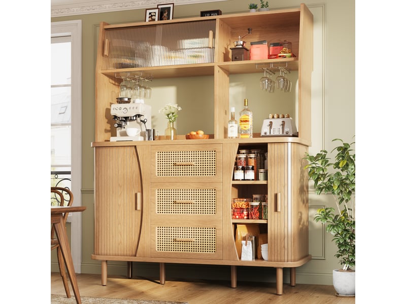  Buffet vaisselier 174,5 cm avec portes vitrées coulissantes, buffet haut avec 3 tiroirs effet rotin, porte-verres, pieds réglables, bois naturel OPULERANE TRADING LTD - Conforama E
