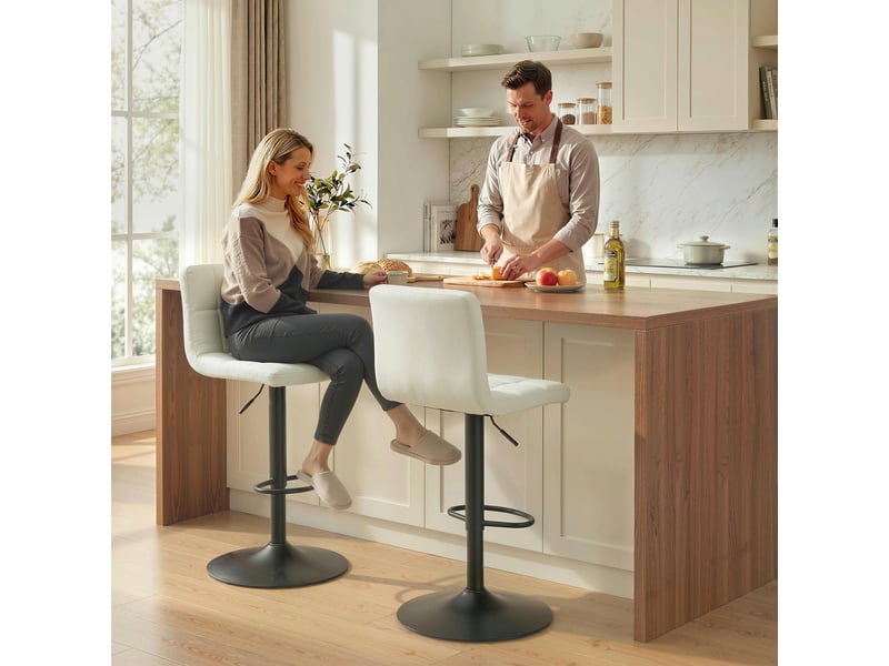 Ensemble de 2 tabourets de bar réglables avec repose-pieds, cuir pu et acier, 39,5 x 44 x 88-110 cm, crème  - Conforama C
