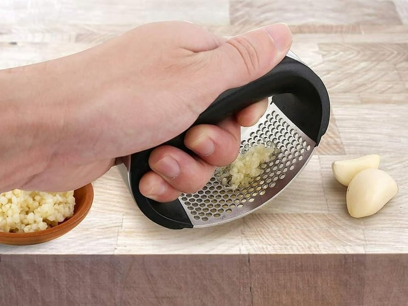  Presse-ail manuel - broyeur d'ail et de légumes pour la cuisine presse-ail - outil de cuisine pratique hachoir - presse - éplucheur acier inoxyd  - Conforama C