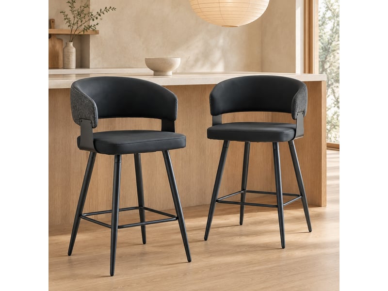  Chaise de salle à manger avec accoudoirs et dossier enveloppant  - simili cuir noir - 82 × 46 × 56 cm  - Conforama C