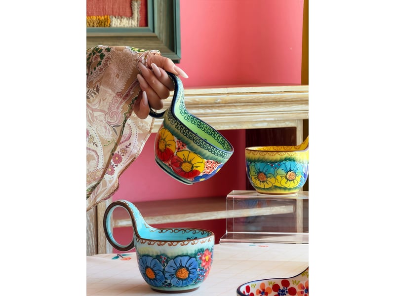  Mug et cuillère en céramique, anse galbée, fleurs bleues, 450 ml  - Conforama E