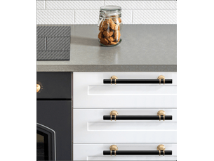 Poignée noire et dorée pour armoire de cuisine de 96 mm, en alliage d'aluminium, avec vis, pour tiroirs, armoires et placards de rangement.