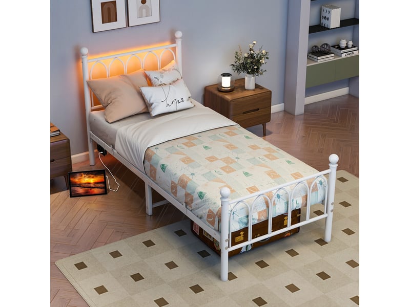  Lit enfant simple 90x200 cm en métal blanc avec led, usb et prise  - Conforama D