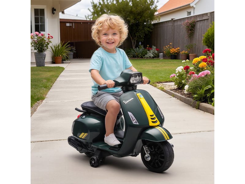 Moto vespa électrique sous licence pour enfants, batterie rechargeable 6v, roues et lumières, 2-4 ans, vert foncé - Conforama D