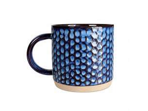 Mug en céramique, émail bleu à pois et décor en relief, 500 ml
