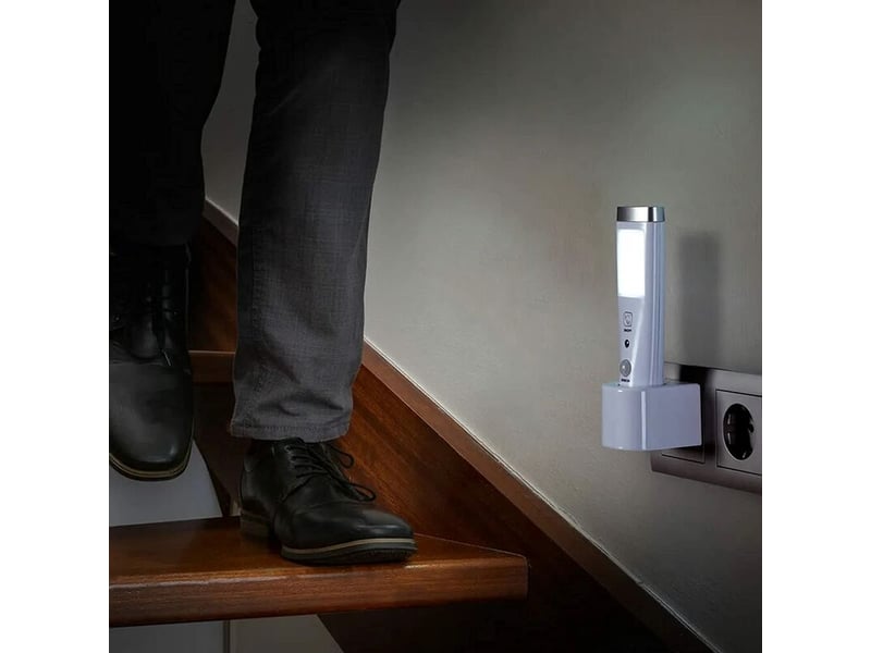 Lampe torche à détecteur de présence angle détection 60° 15 led rechargeable batterie 3,7 v 15 cm blanc - Conforama C
