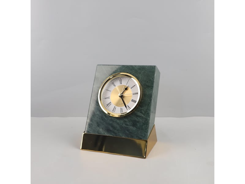  Horloge de table en marbre naturel – créativité nordique, vert  - Conforama C